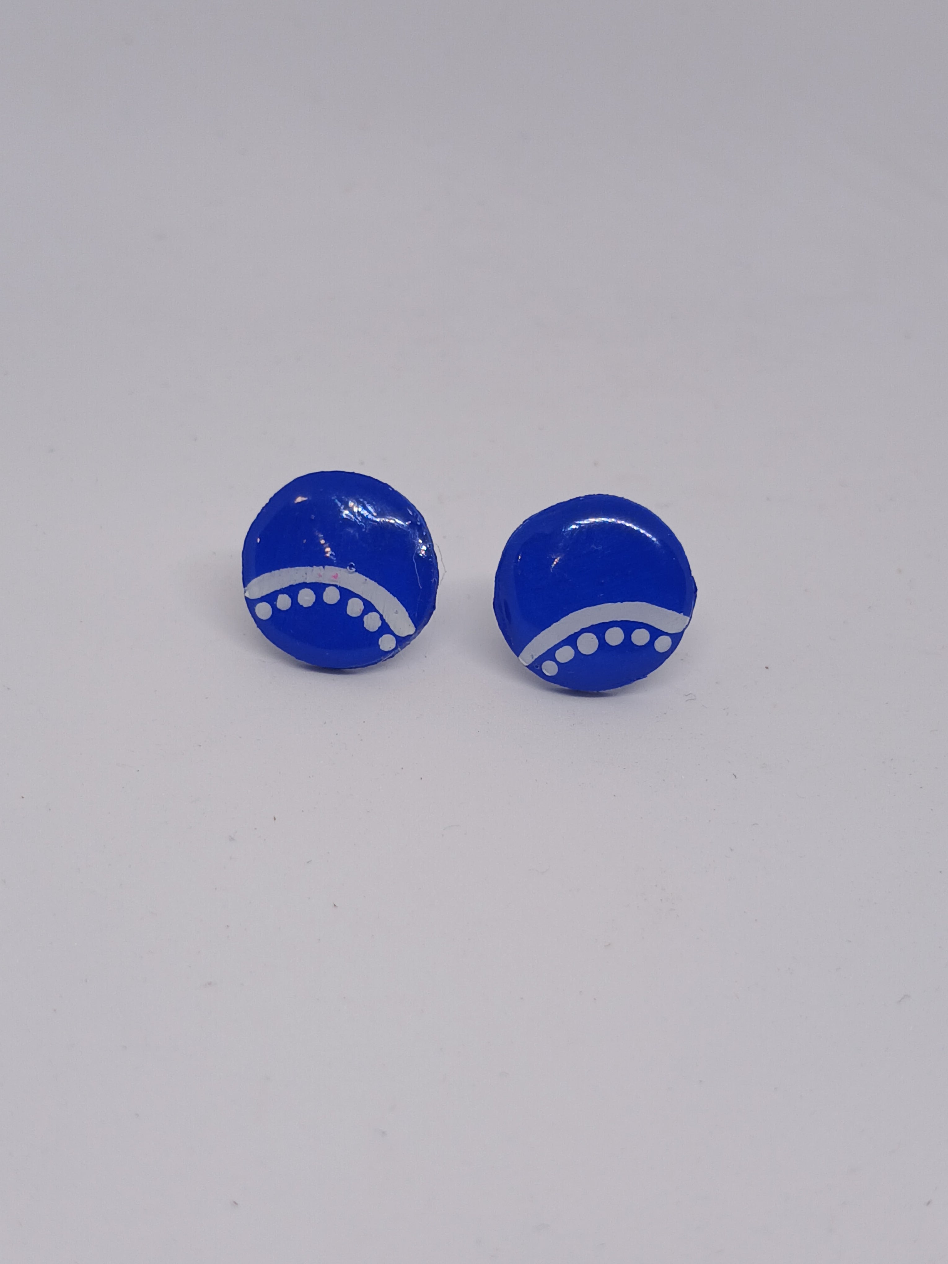 Hand-painted cobalt blue and white Aboriginal art round stud earrings, 15mm