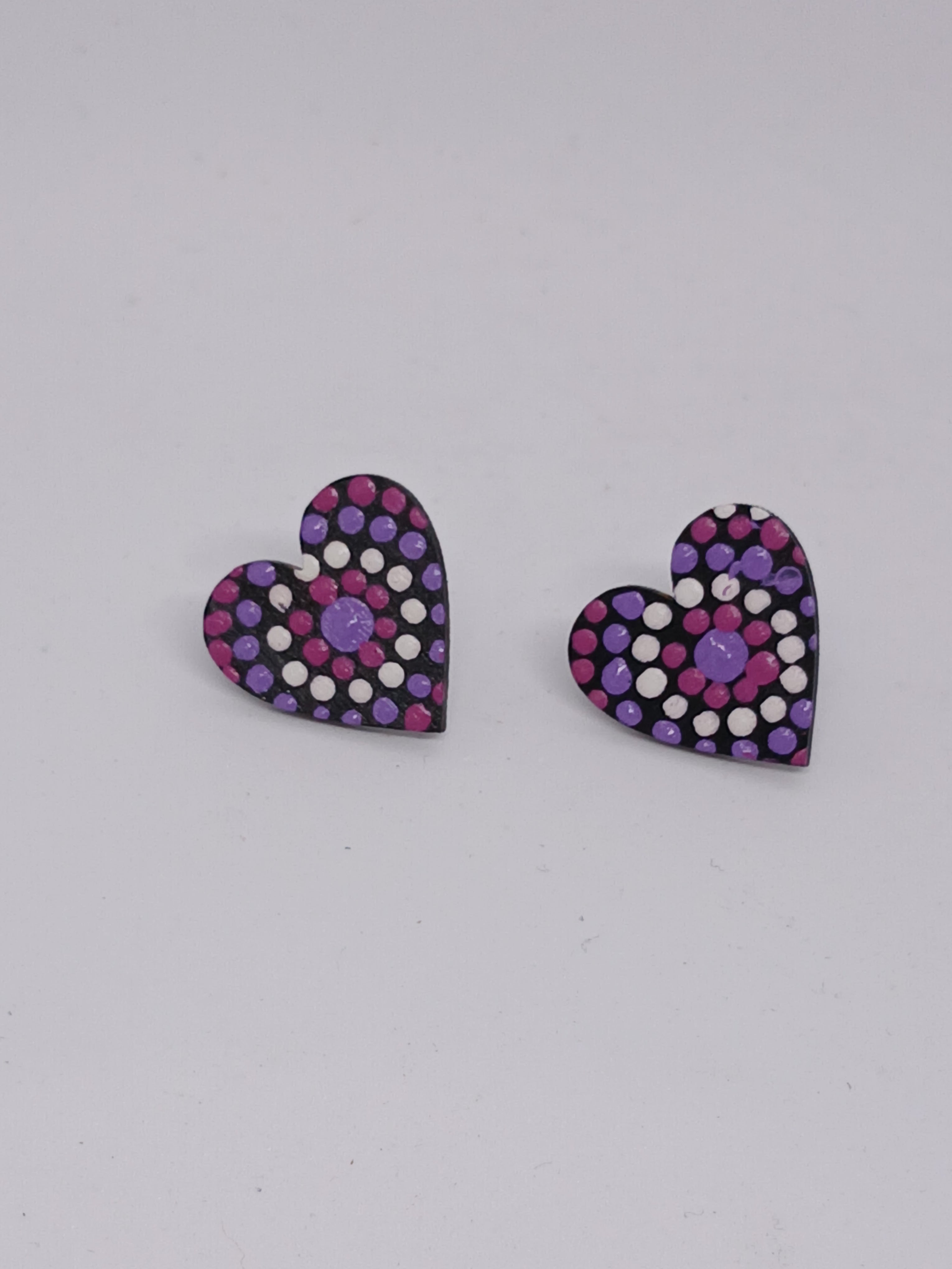 Black, pink and purple – Hand-Painted Aboriginal Art Heart Stud Earrings (20mm)